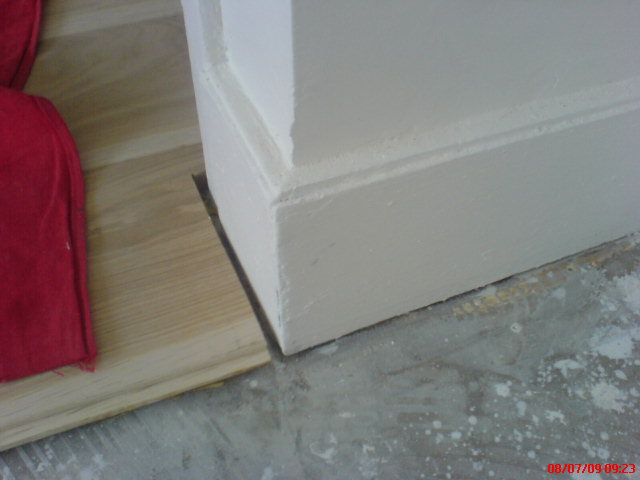 PARQUET FLOTTANT MASSIF PLINTHES POSE DES LAMES PREVOIR JOINT DE DILATATION CALES