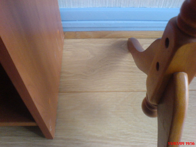 PARQUET FLOTTANT MASSIF PLINTHES POSE DES LAMES PREVOIR JOINT DE DILATATION CALES