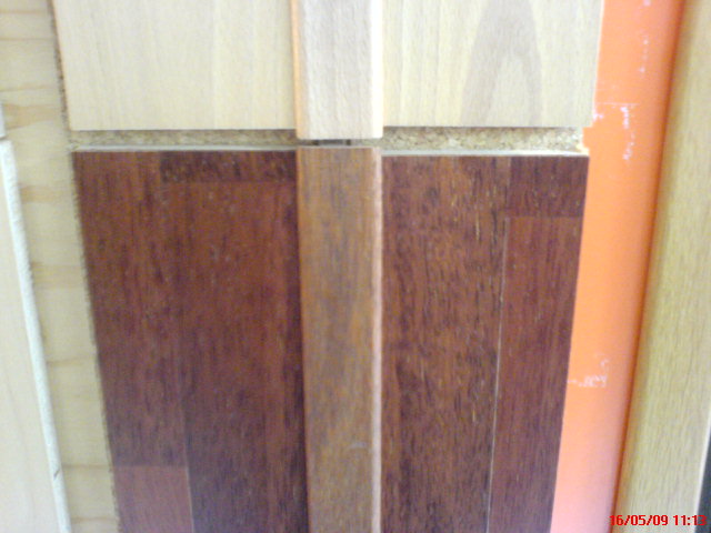 PARQUET FLOTTANT MASSIF PLINTHES POSE DES LAMES PREVOIR JOINT DE DILATATION CALES