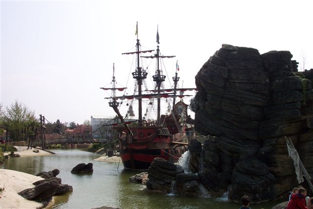 DISNEYLAND-PARIS-EURODISNEY-PARCS-DISNEY-HOTELS-BILLETS-PROMO-TARIFS-SNCF-PHOTOS-GRATUITES