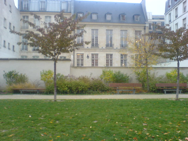 RESTO LES MARRONNIERS PARIS LES MARRONNIERS 18 rue des Archives 75004 Paris