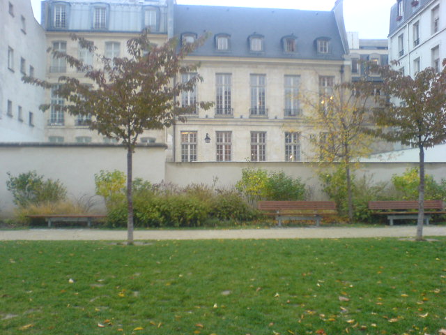 RESTO LES MARRONNIERS PARIS LES MARRONNIERS 18 rue des Archives 75004 Paris