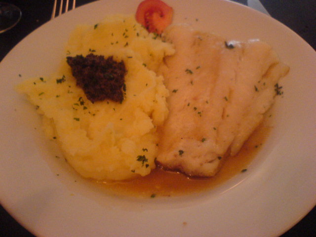 LA SIDRERIA RESTO CIDRERIE BASQUE BODEGA PARIS RUE MORET LA SIDRERIA