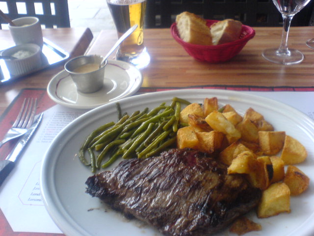 RESTO BRASSERIE VIANDES PARIS LE LOUCHEBEM PAVE BAVETTE FILET COTE DE BOEUF BONNES VIANDES AUX HALLES LE LOUCHEBEM