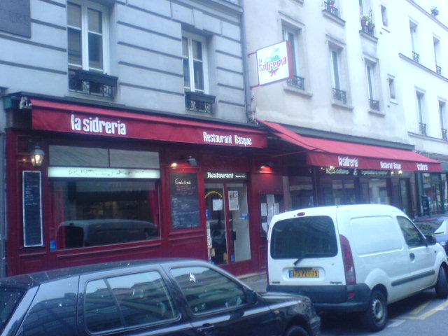 LA SIDRERIA RESTO CIDRERIE BASQUE BODEGA PARIS RUE MORET LA SIDRERIA