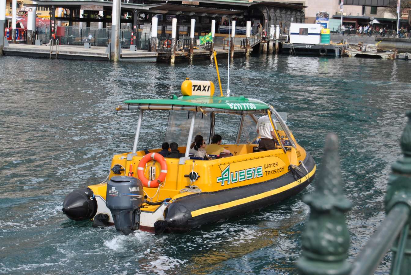 AUSTRALIE/WATER TAXI IN SYDNEY