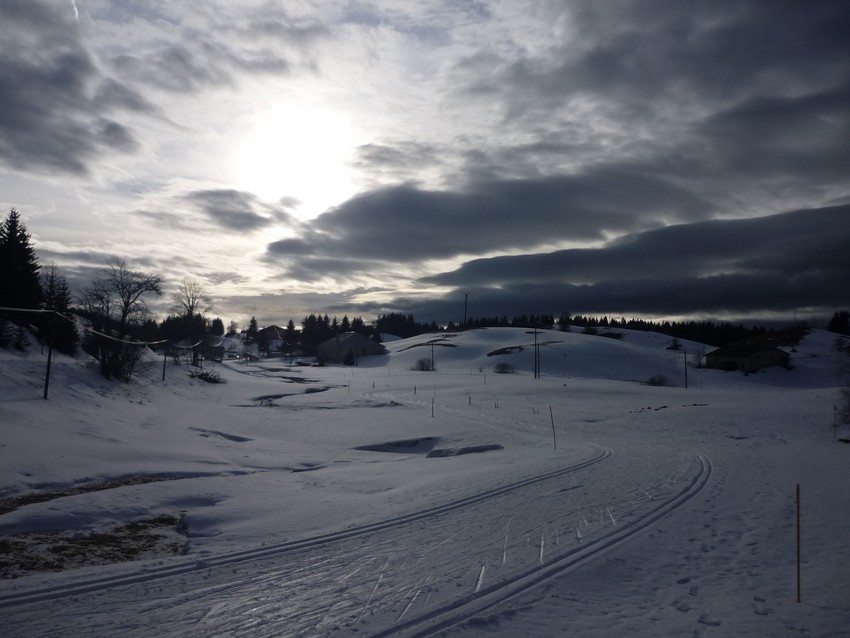 TRAVERSEE DU JURA FRANCO SUISSE EN RAQUETTE ET SKI DE FOND