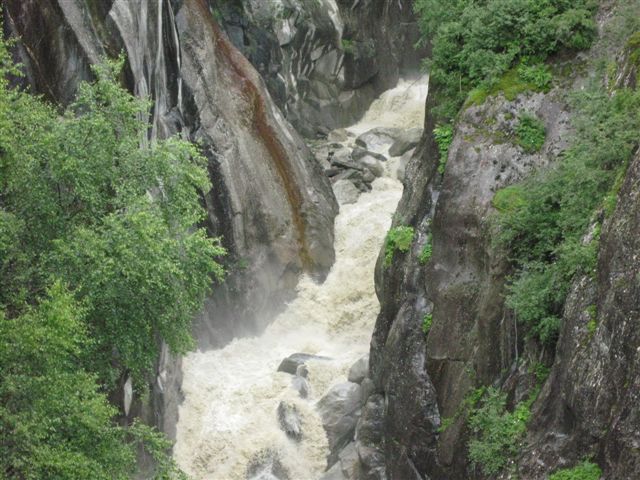 torrents photos gratuites montagne debit eau cours chenal ecoulement cone dejection sediments erosion flore glacieres alpes chamonix
