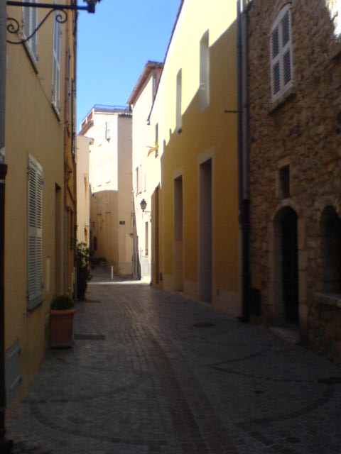 ANTIBES