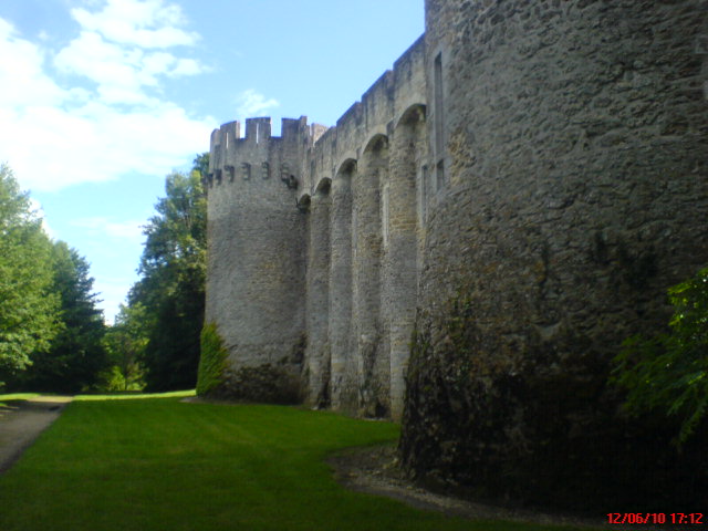 CHATEAU GUILLAUME IX ALLENOR AQUITAINE CHATEAU GUILLAUME 