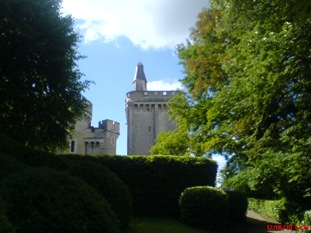 CHATEAU GUILLAUME IX ALLENOR AQUITAINE CHATEAU GUILLAUME 