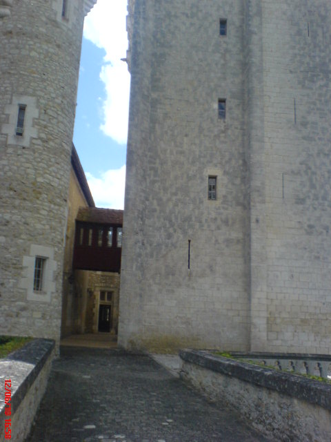 CHATEAU GUILLAUME IX ALLENOR AQUITAINE CHATEAU GUILLAUME 