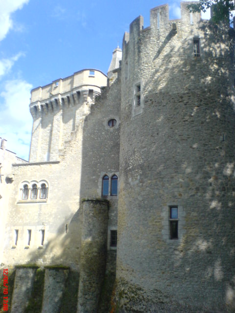 CHATEAU GUILLAUME IX ALLENOR AQUITAINE CHATEAU GUILLAUME 